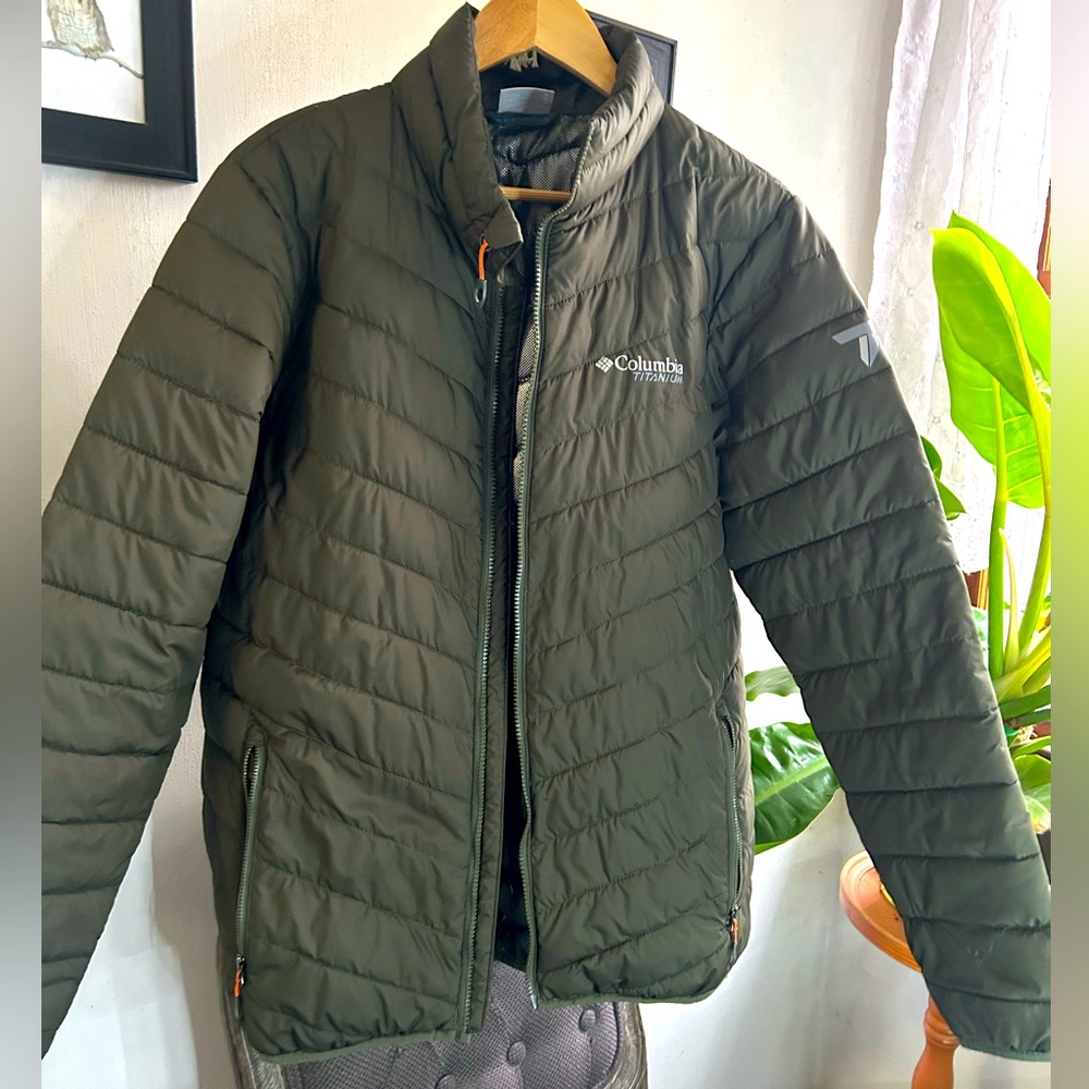 Men’s Columbia titanium Omni Heat Lightweight Jacket